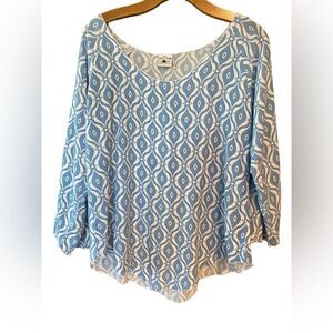 Lost River Sz M Light Blue White Patterned Rayon Relaxed Casual Everyday Top